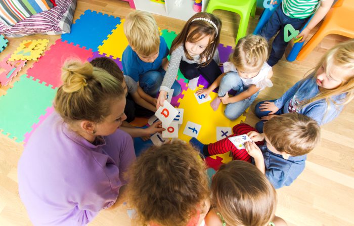 Educational group activity at the kindergarten or daycare English Time - nauka język angielski